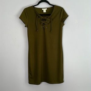 3/10$ Arm green short shift dress with lace up neckline + short sleeves